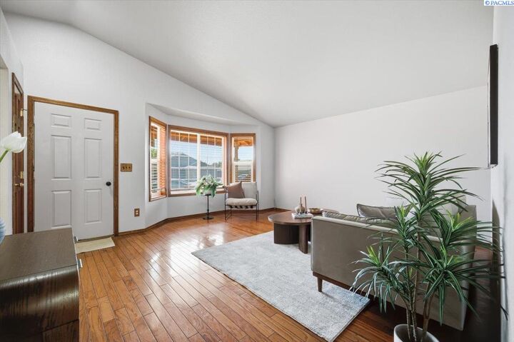 Property Photo:  6615 Comiskey Drive  WA 99301 