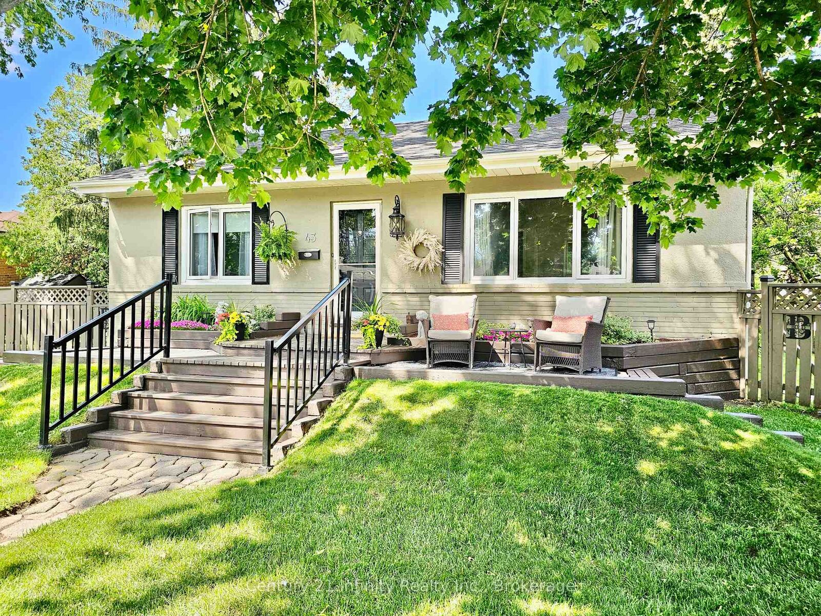 Property Photo: 43 Colonial Avenue ON M1M 2C3