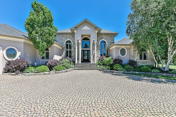 Property Photo:  16 Lake Woods Drive  ON L4A 1P9 