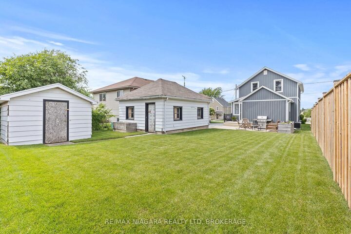 Property Photo: 47 Sullivan Avenue ON L2V 2Y7