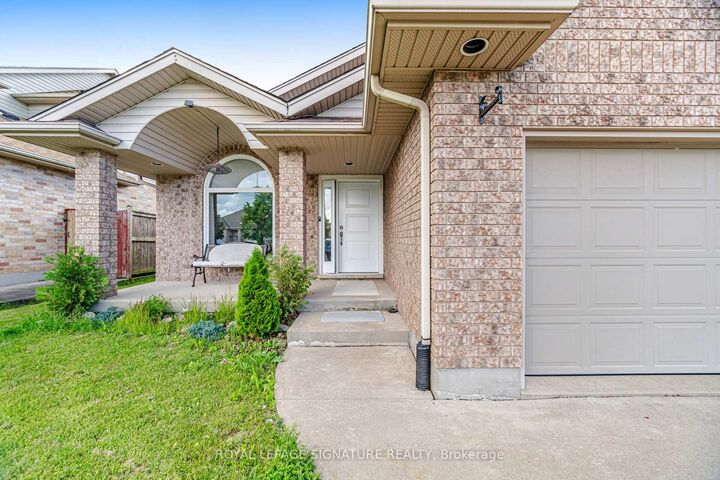 Property Photo: 7109 Parkside Road ON L2H 3L6