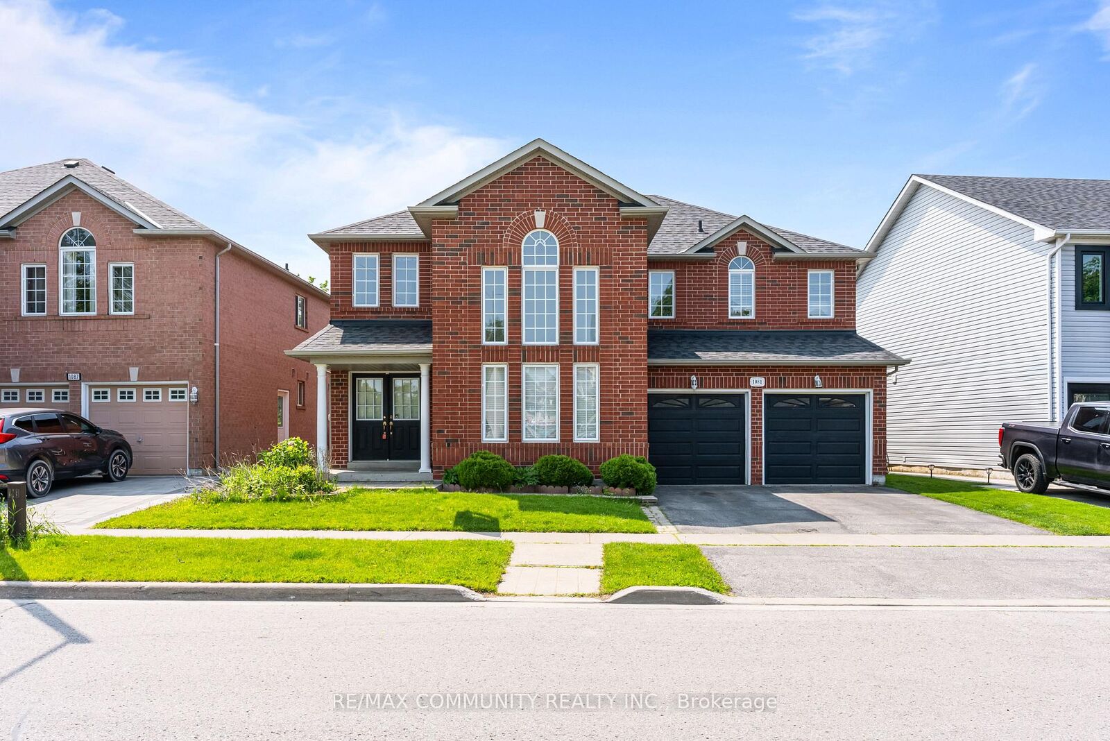 Property Photo: 1081 Langford Street ON L1K 2V9