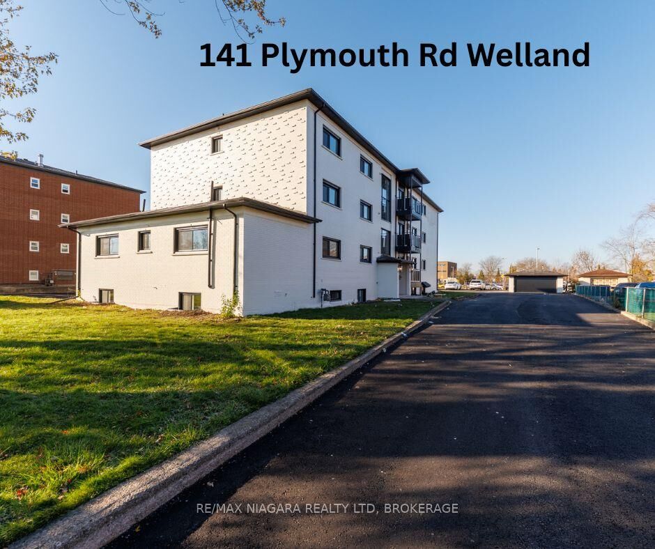 Property Photo:  141 Plymouth Road Unit 11  ON L3B 3C8 