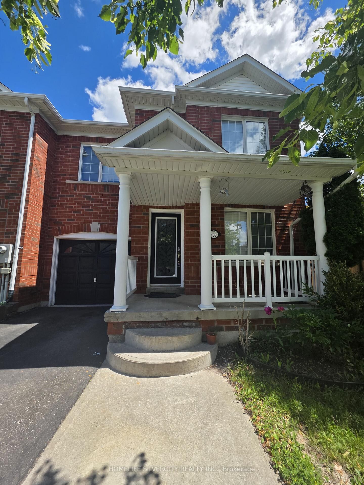Property Photo: 138 Tianalee Crescent ON L7A 2K8