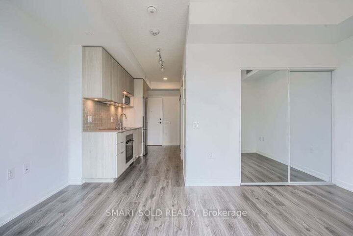 Property Photo:  20 Tubman Avenue 2511  ON M5A 0M5 