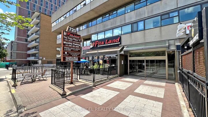 Property Photo: 720 Spadina Avenue 1605 ON M5S 2T9