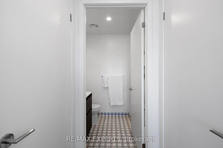 Property Photo: 7950 Bathurst Street 1501 ON L4J 0L4
