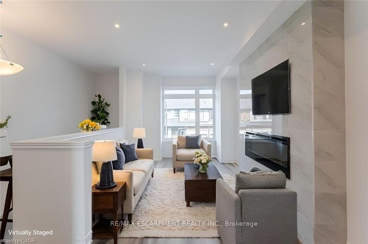Property Photo: 120 Court Drive 29 ON N3L 0N2