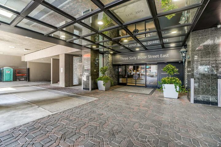 360 Bloor Street E 601 — photo 1