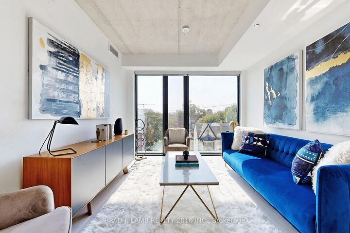 Property Photo: 195 McCaul Street 302 ON M5T 0E5