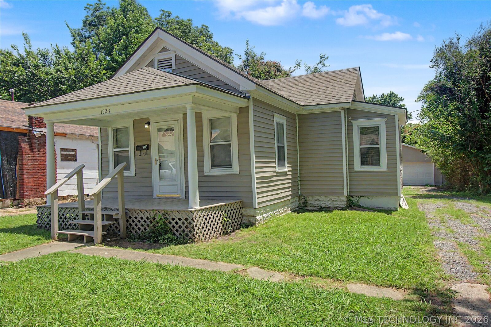 Property Photo:  1523 Houston Street  OK 74403 