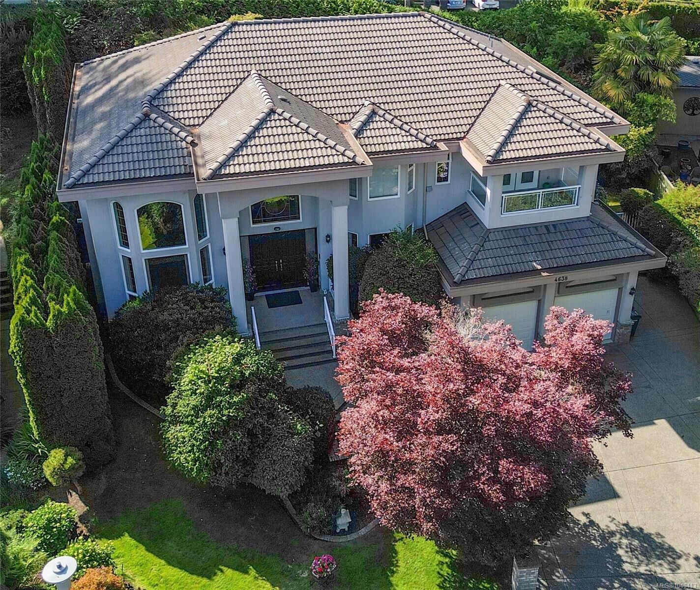 Property Photo: 4638 Boulderwood Dr BC V8Y 3G5