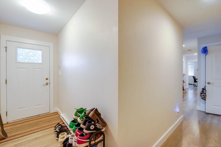 Property Photo:  2623 5th Ave #2  BC V9Y 2G2 