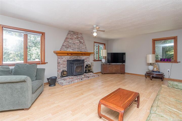 Property Photo: 1255 McKenzie Dr BC V9L 5R8