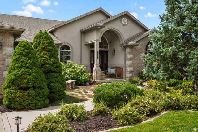 Property Photo:  861 E 3450 N  UT 84414 