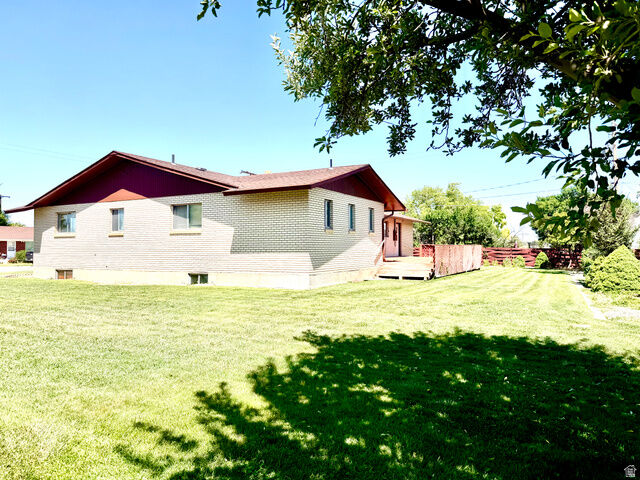 Property Photo:  241 W 250 S  UT 84078 