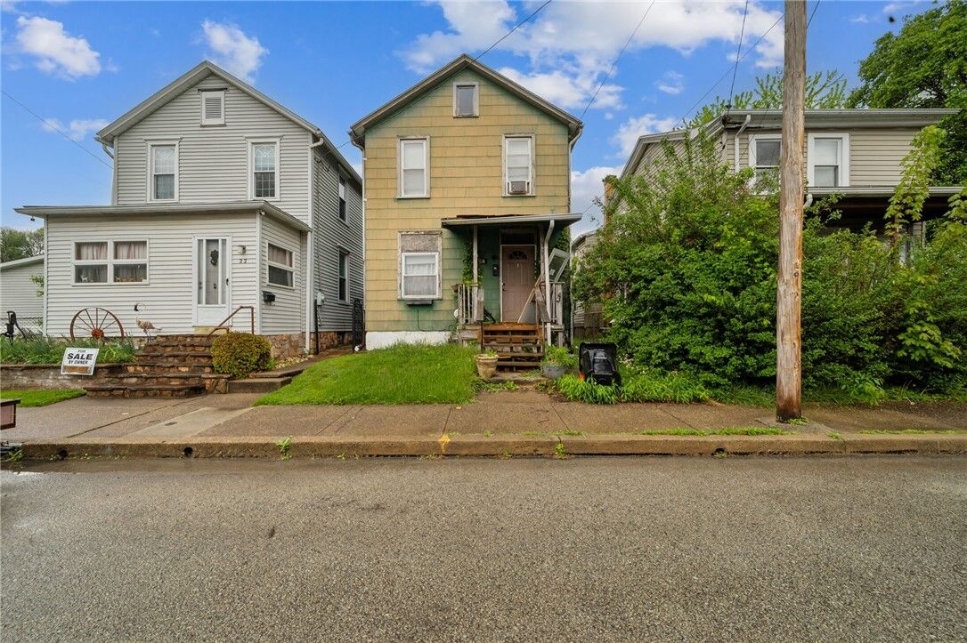 Property Photo:  24 Miller St  PA 15650 