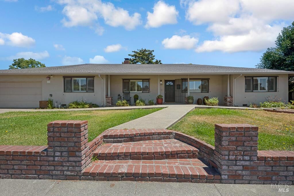Property Photo:  920 Baird Road  CA 95409 