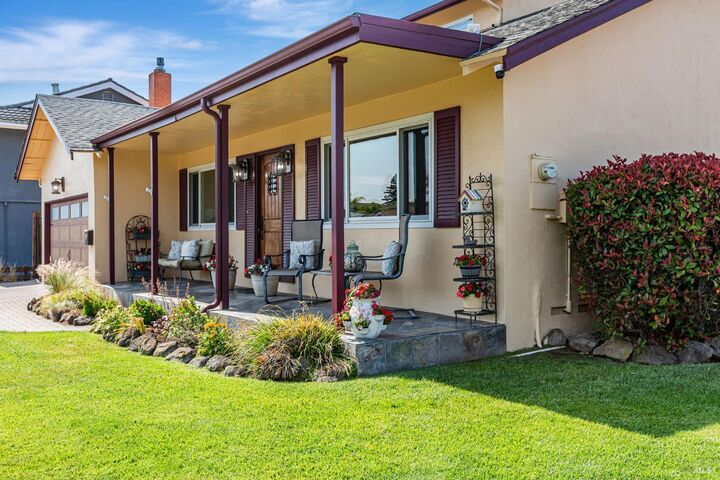 Property Photo: 10 San Aleso Court CA 94945