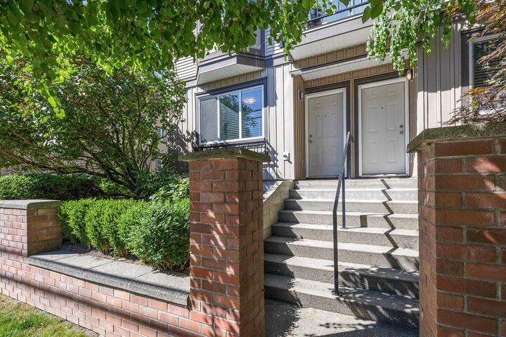 Property Photo: 32501 Fraser Crescent 6 BC V2V 1C5