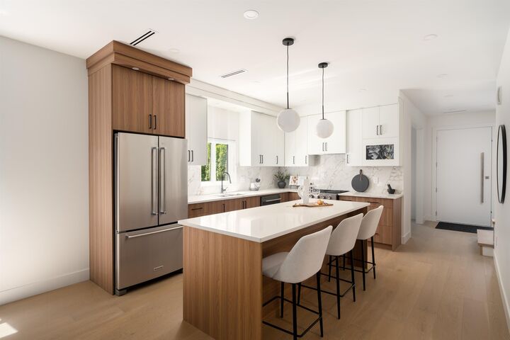 Property Photo: 6176 Elgin Avenue 2 BC V5H 3S4