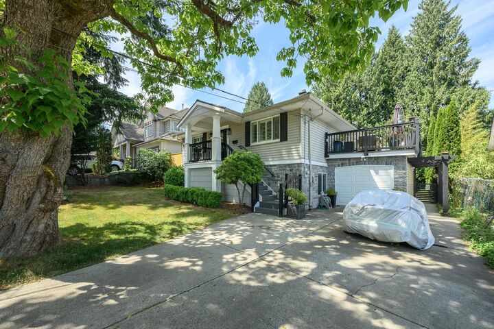 1047 Winslow Avenue — photo 1
