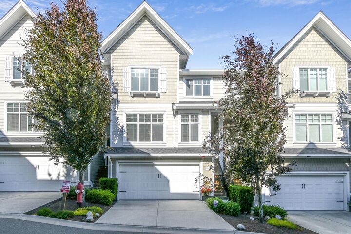19938 70 Avenue 14 — photo 1