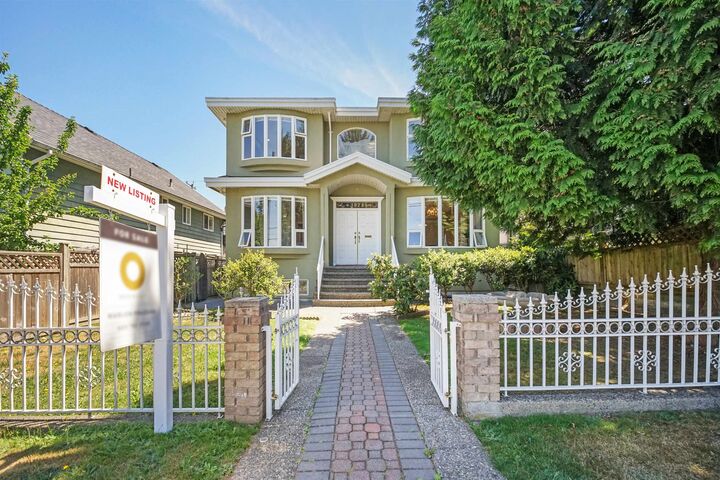 3978 Victoria Drive — photo 1