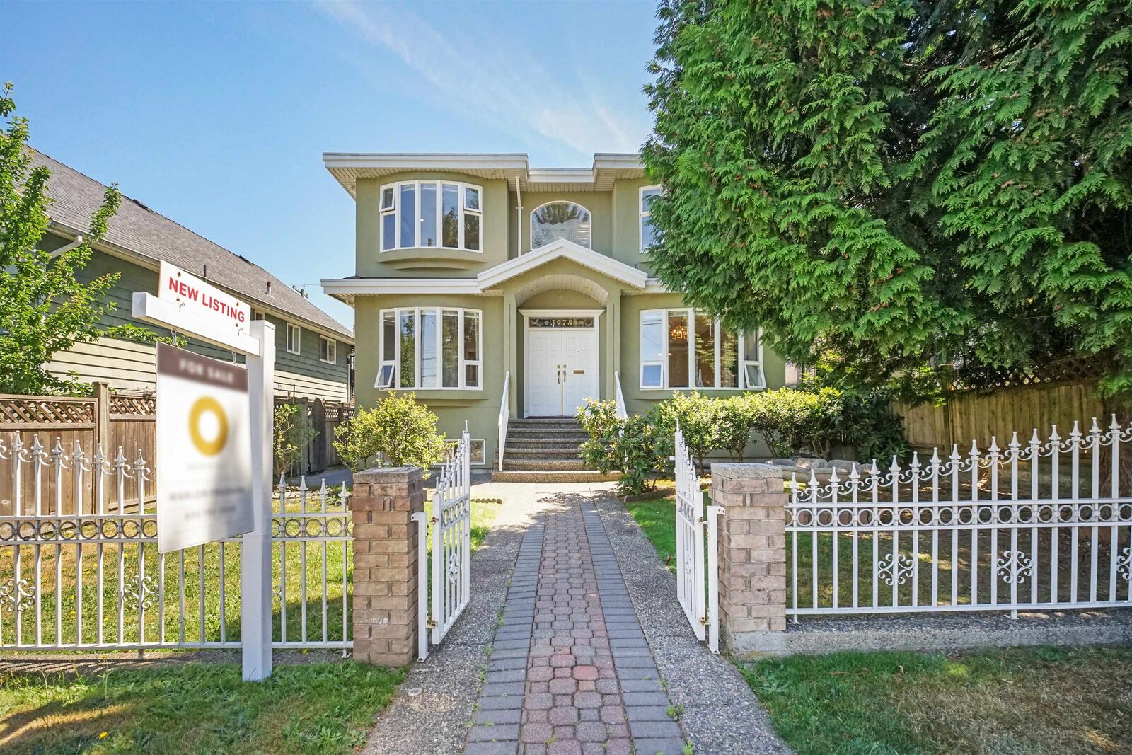 Property Photo: 3978 Victoria Drive BC V5N 4N1