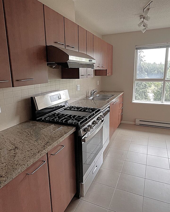 Property Photo: 9200 Ferndale Road 407 BC V6Y 4L2