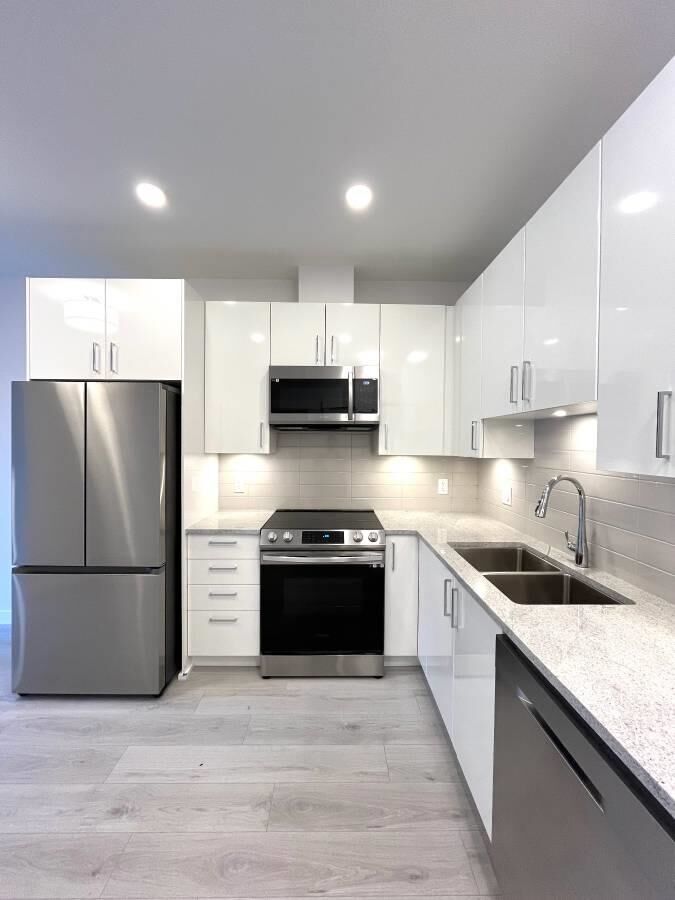 Property Photo:  32690 14th Avenue  BC V2V 2N8 
