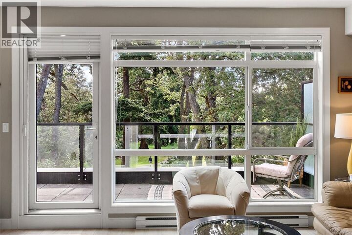 Property Photo: 1531 Elford Street 402 BC V8R 3X9