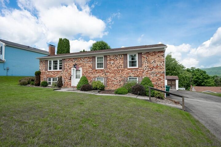 Property Photo: 1216 Zucco Ln PA 15905