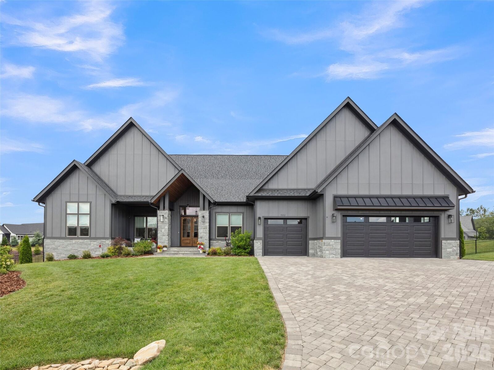Property Photo:  582 Daniel Circle Drive  NC 28759 