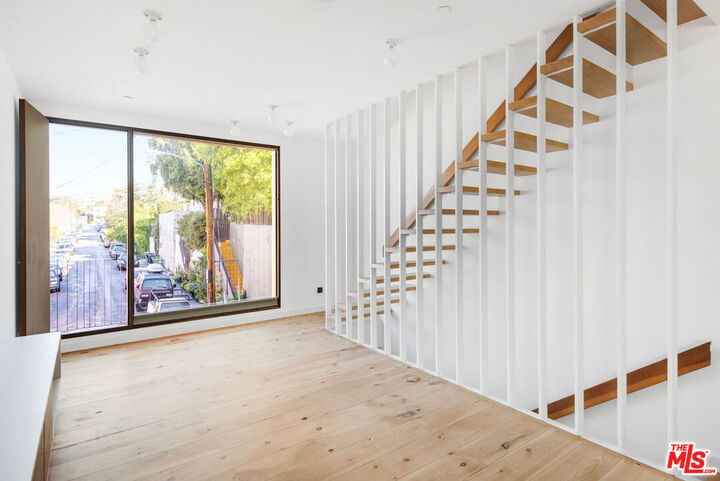 Property Photo:  1416 Fairbanks Pl  CA 90026 