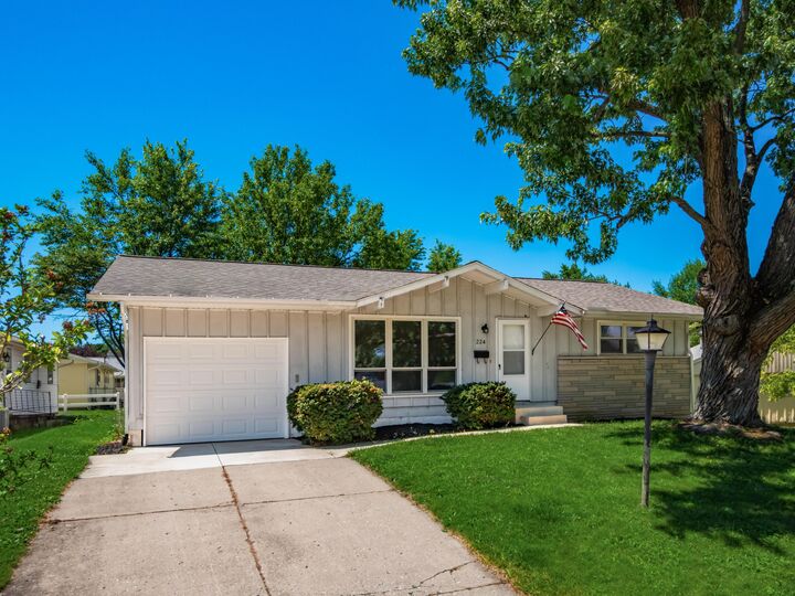 Property Photo: 224 Connolly Street OH 43040