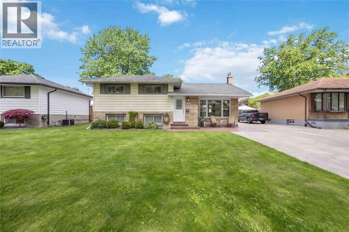 1021 Devine Street — photo 1