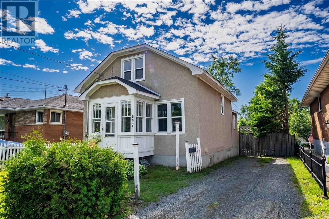 Property Photo:  697 Ontario Street  ON P3E 4K8 