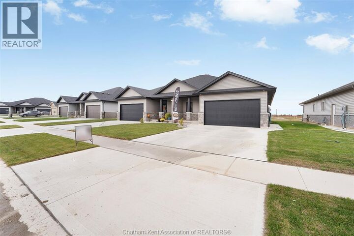 Property Photo:  125 Brighton Place  ON N7L 0G7 