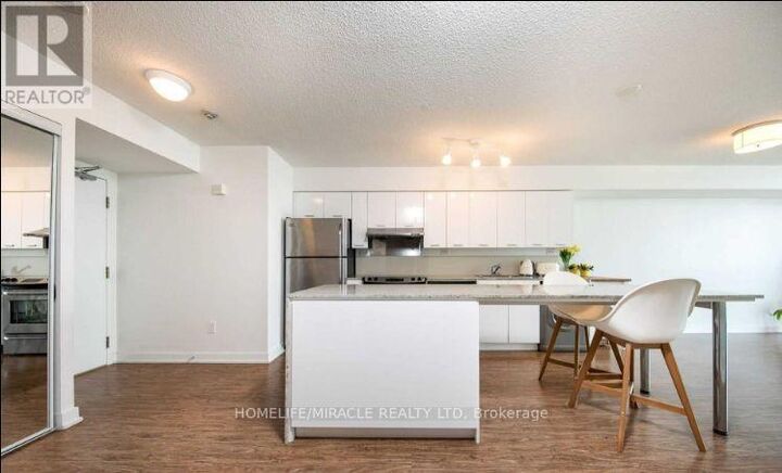 Property Photo:  33 Singer Court 1001  ON M2K 0B4 