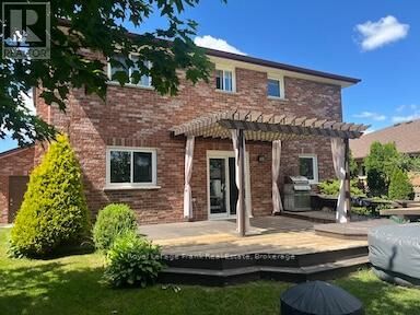 Property Photo:  15 Enzo Crescent  ON L9P 1M2 