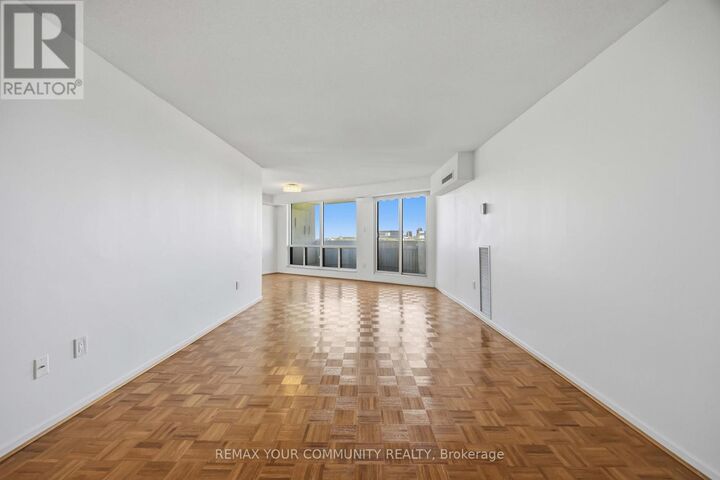Property Photo:  150 Neptune Drive 801  ON M6A 2Y9 