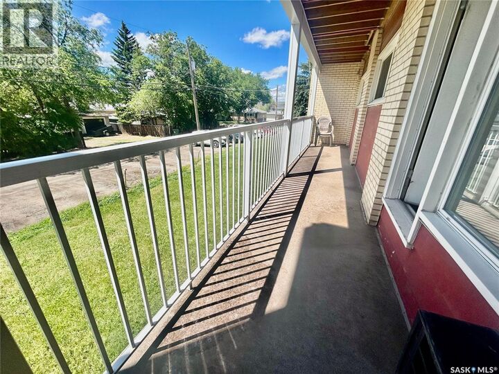 Property Photo:  13 1811 8th Avenue N  SK S4R 0G5 