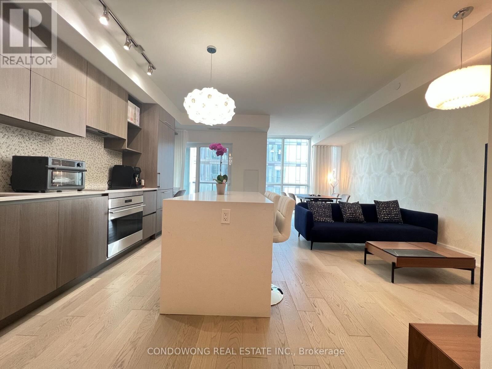 Property Photo:  1 Yorkville Avenue 3801  ON M4W 0B1 