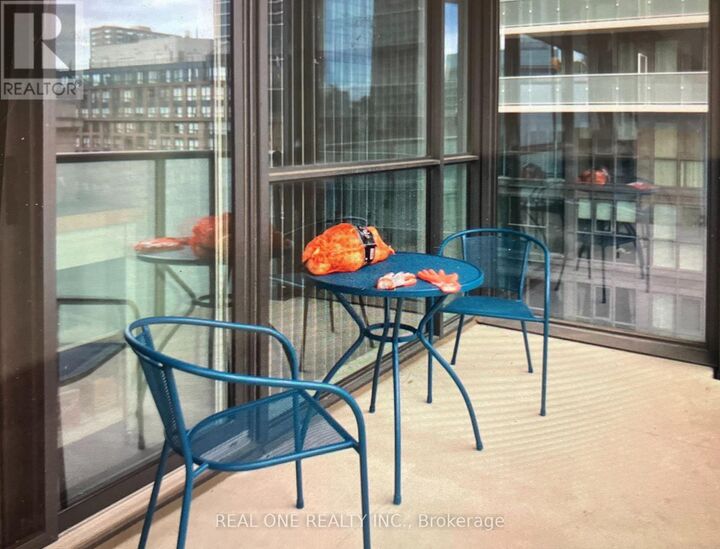 Property Photo:  15 Grenville Street 1110  ON M4Y 0B9 