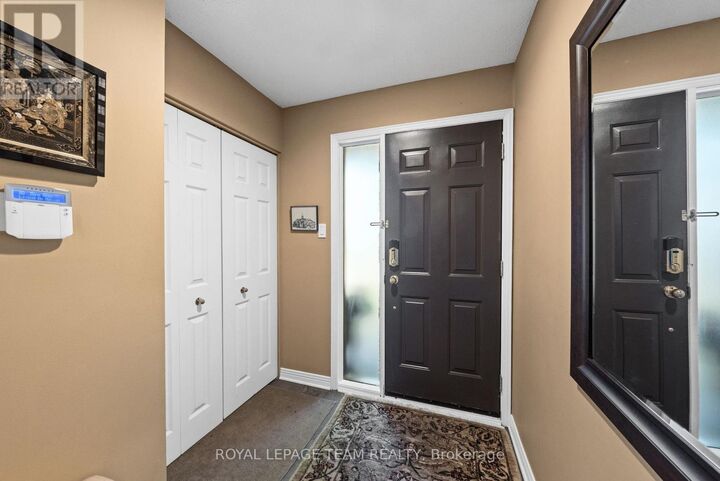 Property Photo: 625 Richmond Road 6 ON K2A 0G6