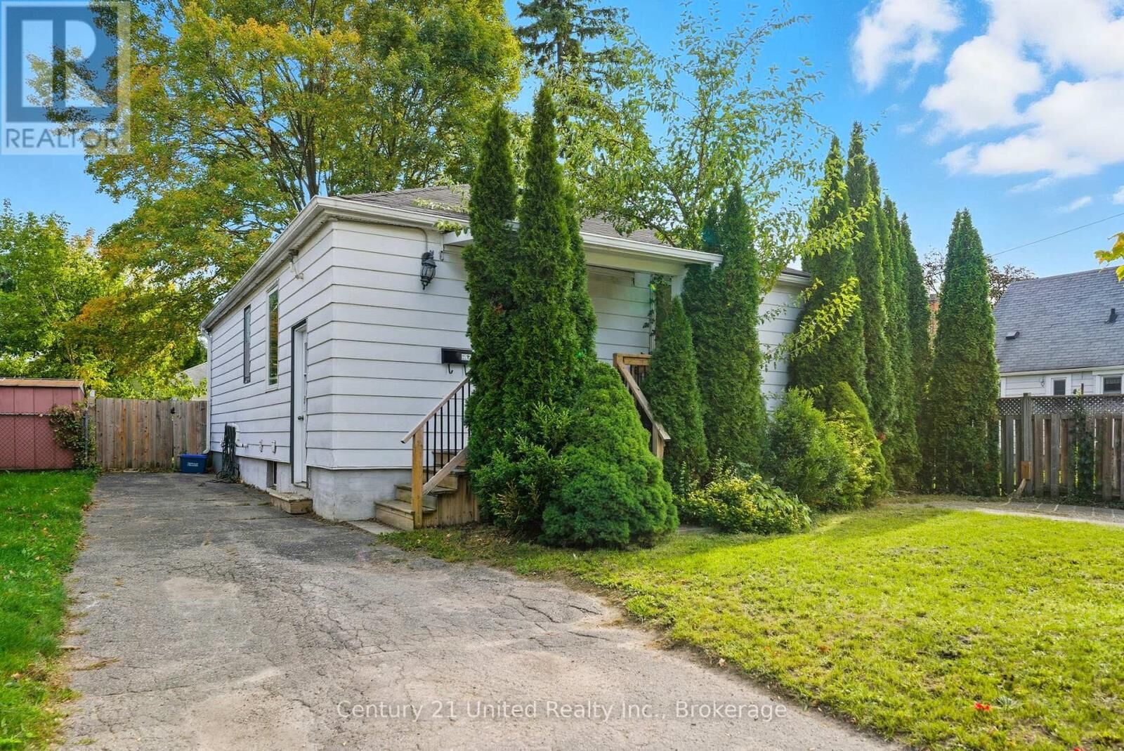 Property Photo:  559 Hamilton Street  ON K9J 4C2 