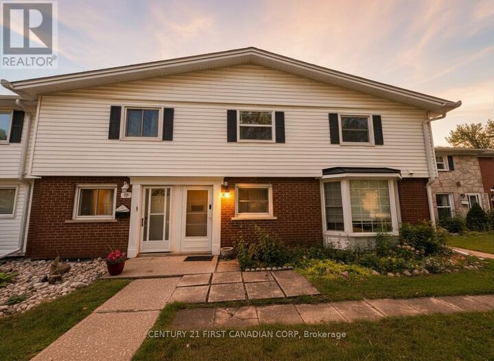 40 Arbour Glen Crescent — photo 1