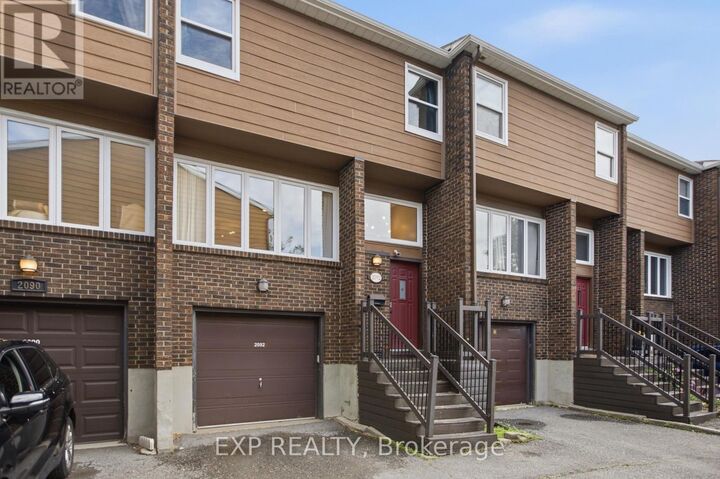 Property Photo:  2092 Eric Crescent  ON K1B 4P4 