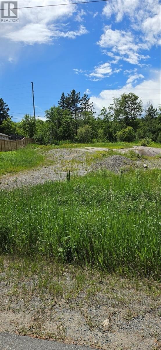 Property Photo:  1249 Hillside Avenue  ON P3N 1M4 